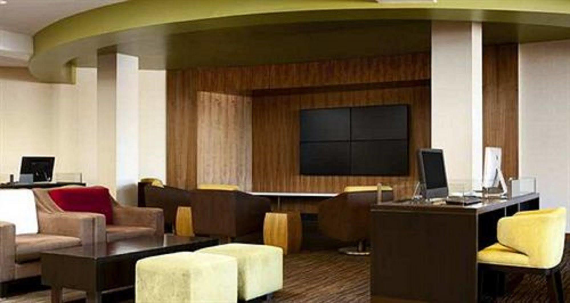 Hilton Westchester Rye Brook Extérieur photo