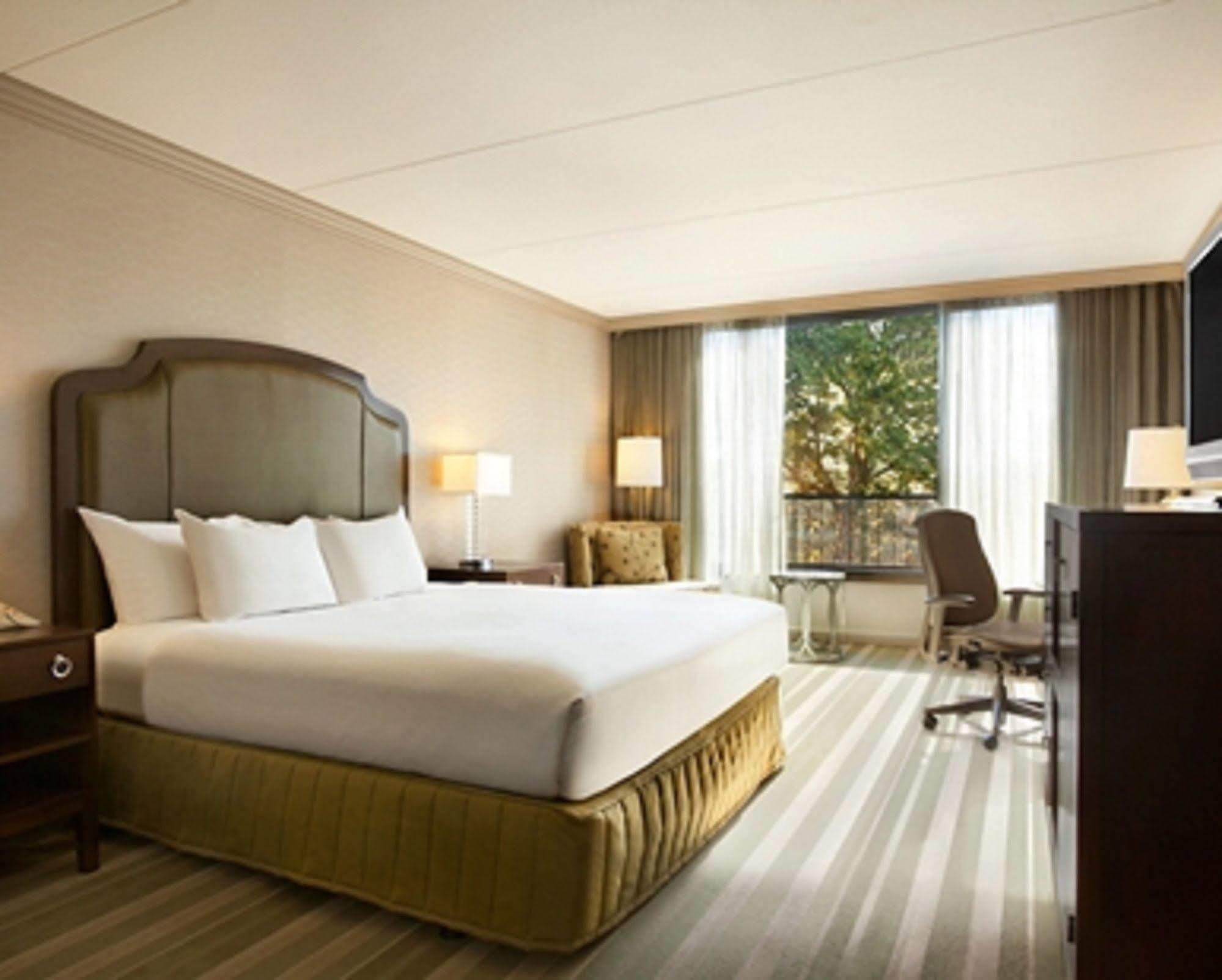 Hilton Westchester Rye Brook Extérieur photo