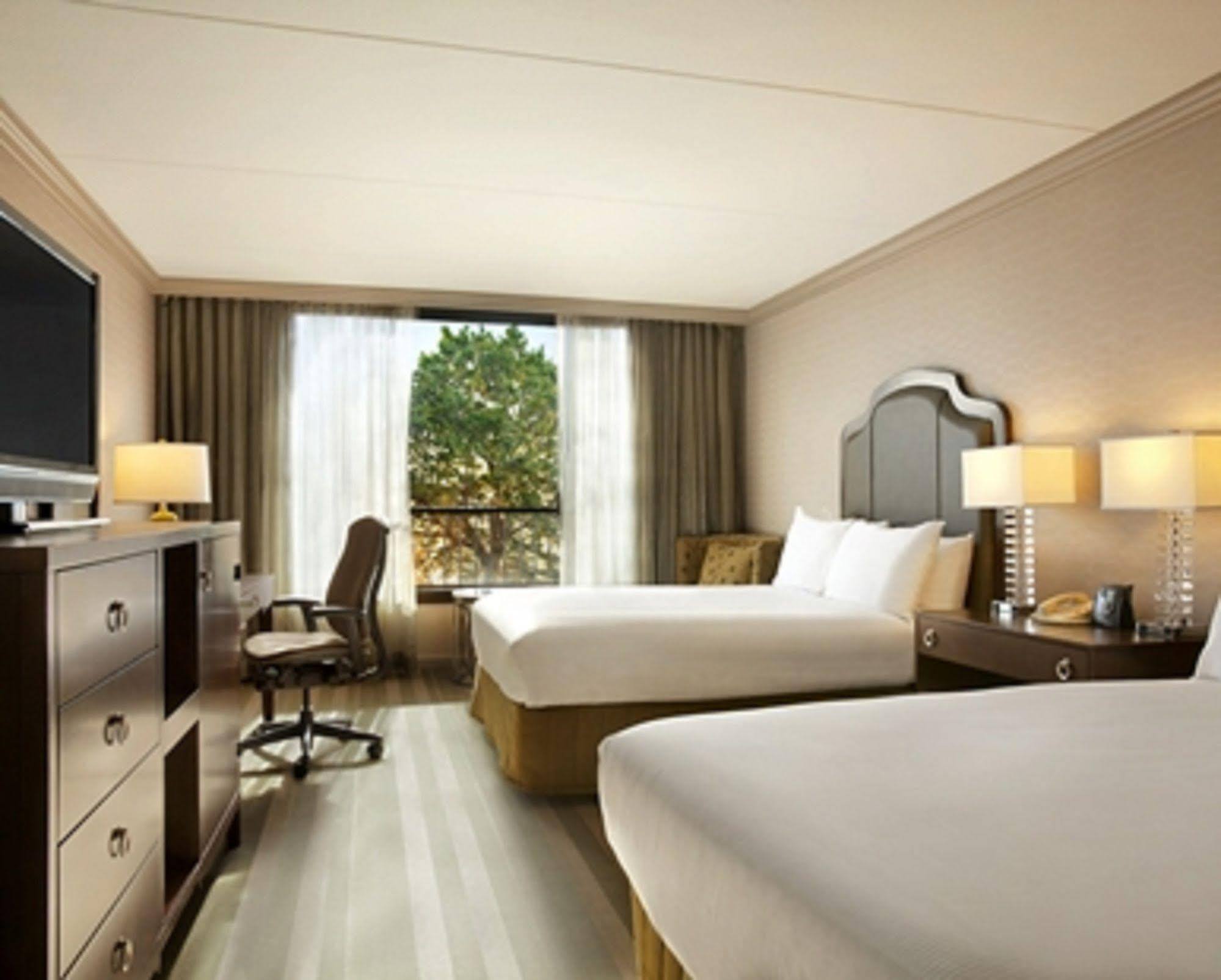 Hilton Westchester Rye Brook Extérieur photo